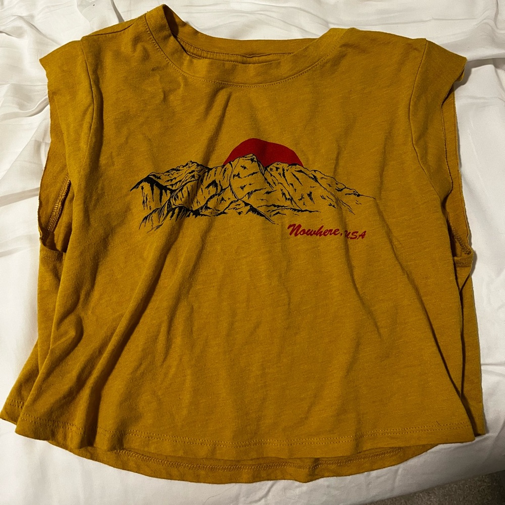 Fine Southern Gentlemen Nowhere, USA Women’s Yellow-Gold Crop Top